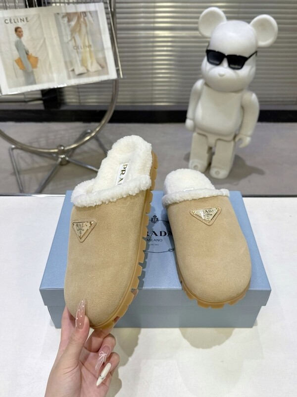 위핑,프라다 PRADA 삼각로고 클래식 컴포트 기모 여성 슬리퍼