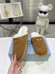 프라다 PRADA 삼각로고 클래식 컴포트 기모 여성 슬리퍼
