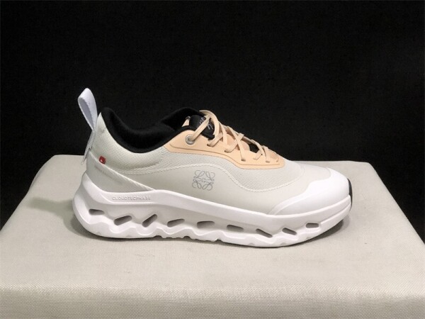 위핑,온 러닝화 클라우드 틸트 2.0 화이트 카키 3ME10872907