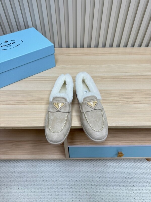 위핑,프라다 PRADA 추동 신상 소프트 컴포트 커플 로퍼