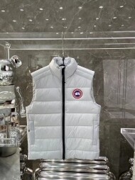 캐나다구스 Canada Goose 클래식 로고 민소매 커플 패딩 베스트