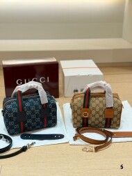 구찌 보스턴 뉴 미니백 대용량 캔버스백 이완감 실용성 20cm