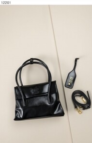 미우미우  솔리테르 가죽 백