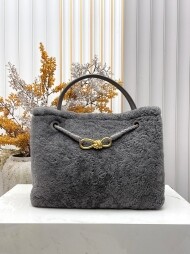 보테가 베네타 Bottega Veneta Andiamo 모던 윈터 토트백