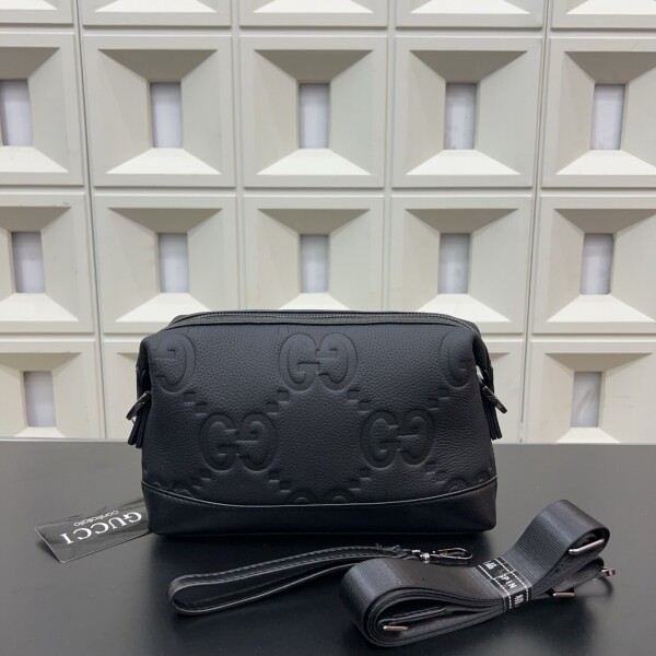 위핑,구찌 엠보 배달부 숄더백 남녀 공용 크로스백으로 클래식하게 두루 어울림