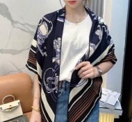 에르메스 Hermès 클래식 빈티지 디자인 캐주얼 삼각 스카프