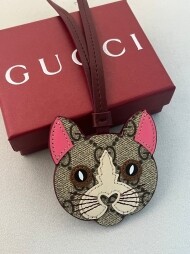 구찌 GUCCI 고양이 머리 모양 열쇠고리