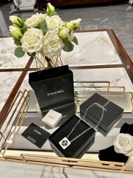 샤넬 CHANEL 모던 큐브 펜던트 목걸이