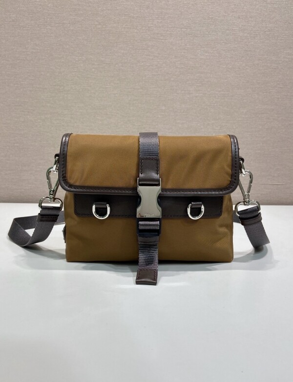 위핑,프라다 리나일론 스마트폰 케이스 2ZT071