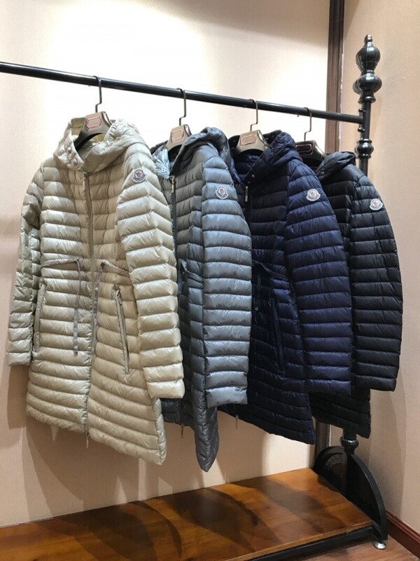 위핑,몽클레어 MONCLER barbel 롱 다운 자켓 블랙 1C10100 53048 999 후드 핏 플레어 패딩