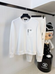 아크테릭스 ARC TERYX 심플 컴포트 라운드 맨투맨+캐주얼 바지 커플 세트