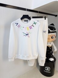 아크테릭스 ARC TERYX 심플 컴포트 라운드 맨투맨+캐주얼 바지 커플 세트