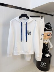 로에베 LOEWE 트렌드심플후드긴팔맨투맨+캐주얼 바지커플세트