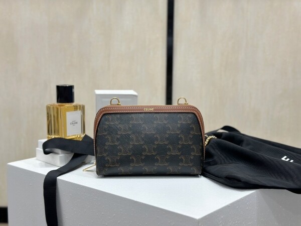 위핑,셀린느 체인 클러치백 10E382