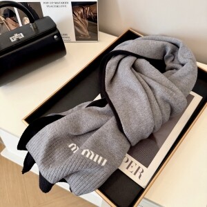 미우미우 신상 캐시미어 남여공용 머플러 30*180cm