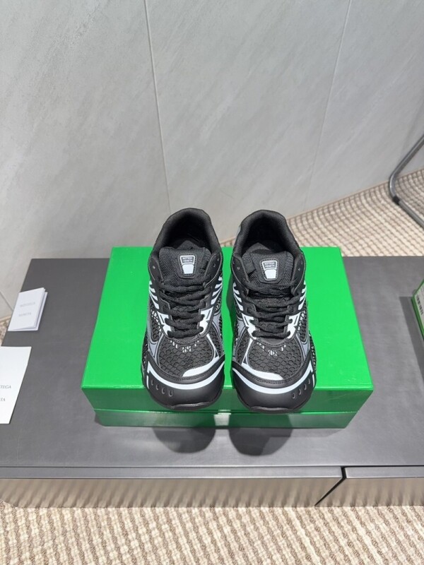 위핑,보테가 베네타 Bottega Veneta 신상 야상 트렌드 커플 운동화