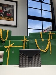 고야드 카몬도 2 클러치백 8049