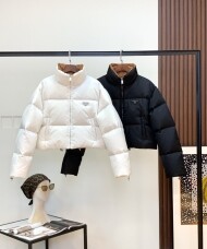 프라다 크롭 리나일론 다운 점퍼 25038