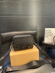 코치 신상 남자 가방 크로스백 2610