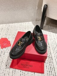 발렌티노 Valentino 신상 시그니처 데일리 여성 캐주얼 로퍼