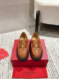 발렌티노 Valentino 신상 시그니처 데일리 여성 캐주얼 로퍼