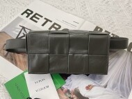 보테가베네타 인트레치아토 카세트 벨트백 651053