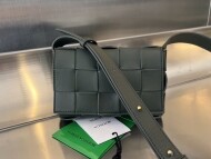 보테가베네타 카세트 크로스백 스몰 730848