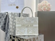 디올 북 토트백