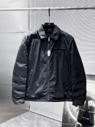 프라다 PRADA 심플 캐주얼 남성 패딩 점퍼