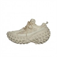 발렌시아가 디펜더 베이지 685613W2RA69700