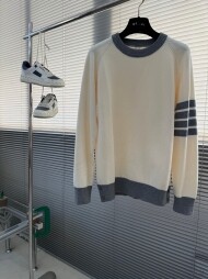 톰브라운 Thom Browne 캐주얼 루즈핏 트렌디 울 남성 니트