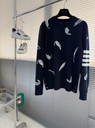 톰브라운 Thom Browne 깃털 자카드 캐주얼 울 남성 니트