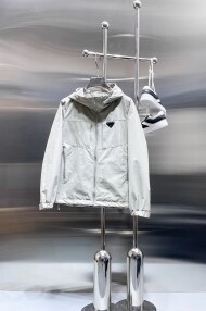 프라다 PRADA 멋스러운 캐주얼 패션 남자 후드 점퍼
