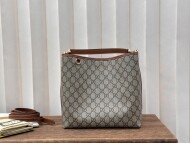 구찌 GG 엠블럼 버켓 크로스백 미디엄 815103