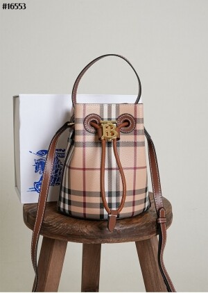 버버리 TB 체크 버킷백 미니