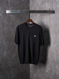 프라다 PRADA 로고 자수 클래식 캐주얼 라운드 니트 반팔