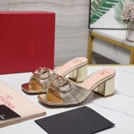 발렌티노 Valentino 로고 모던 시크 여성 미들 힐 샌들