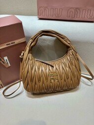 미우미우 완더 마테라쎄 호보백 5BC153