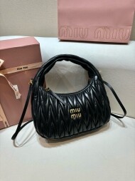 미우미우 완더 마테라쎄 호보백 5BC153