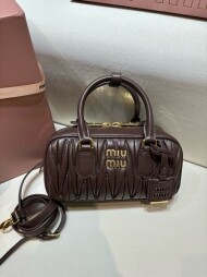 미우미우 아르카디 마테라쎄 토트백 5BB142