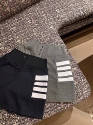 톰브라운 하이웨스트 A라인 반바지