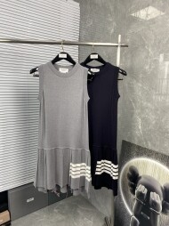 톰브라운 플레어 테니스 원피스