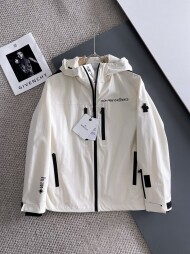 몽클레르 MONCLER 클래식 로고 디자인 캐주얼 후드 재킷 코트