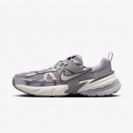 나이키 V2K 런 그레이 FD0736-008