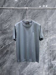 로로피아나 Loro Piana 클래식 자수 스몰 로고 라운드 남녀 니트 반팔