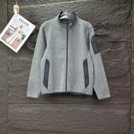 아크테릭스 ARC TERYX 포켓 지퍼 자수 로고 커플 폴라폴리스 코트