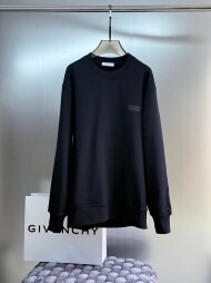 지방시 Givenchy 로고 패턴이 돋보이는 스타일리시한 캐주얼 크루넥 스웨트셔츠