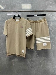 톰브라운 스트라이프 라운드 반팔 반바지 세트