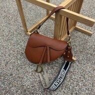 디올 새들 스트랩백