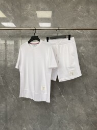 톰브라운 반팔 반바지 세트